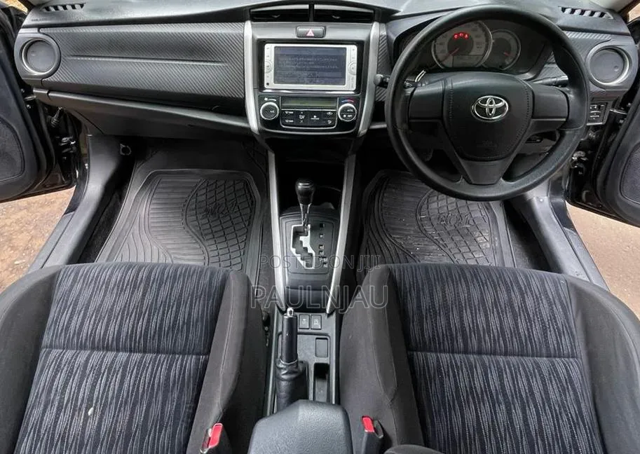 Toyota Corolla Fielder 2013