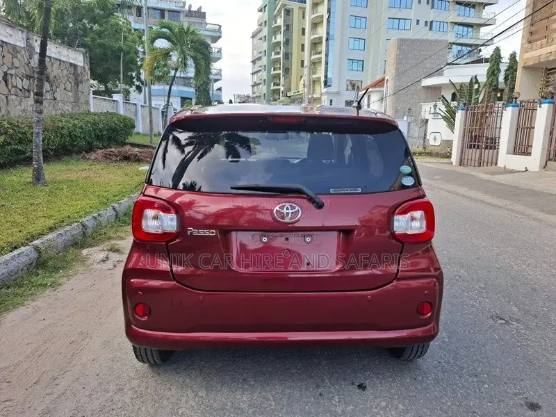 Toyota Passo 1.0 FWD 2019 Red