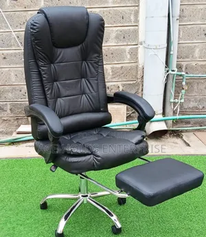 Managerial Boss Executive Office Chair With Footrest – Premium Comfort