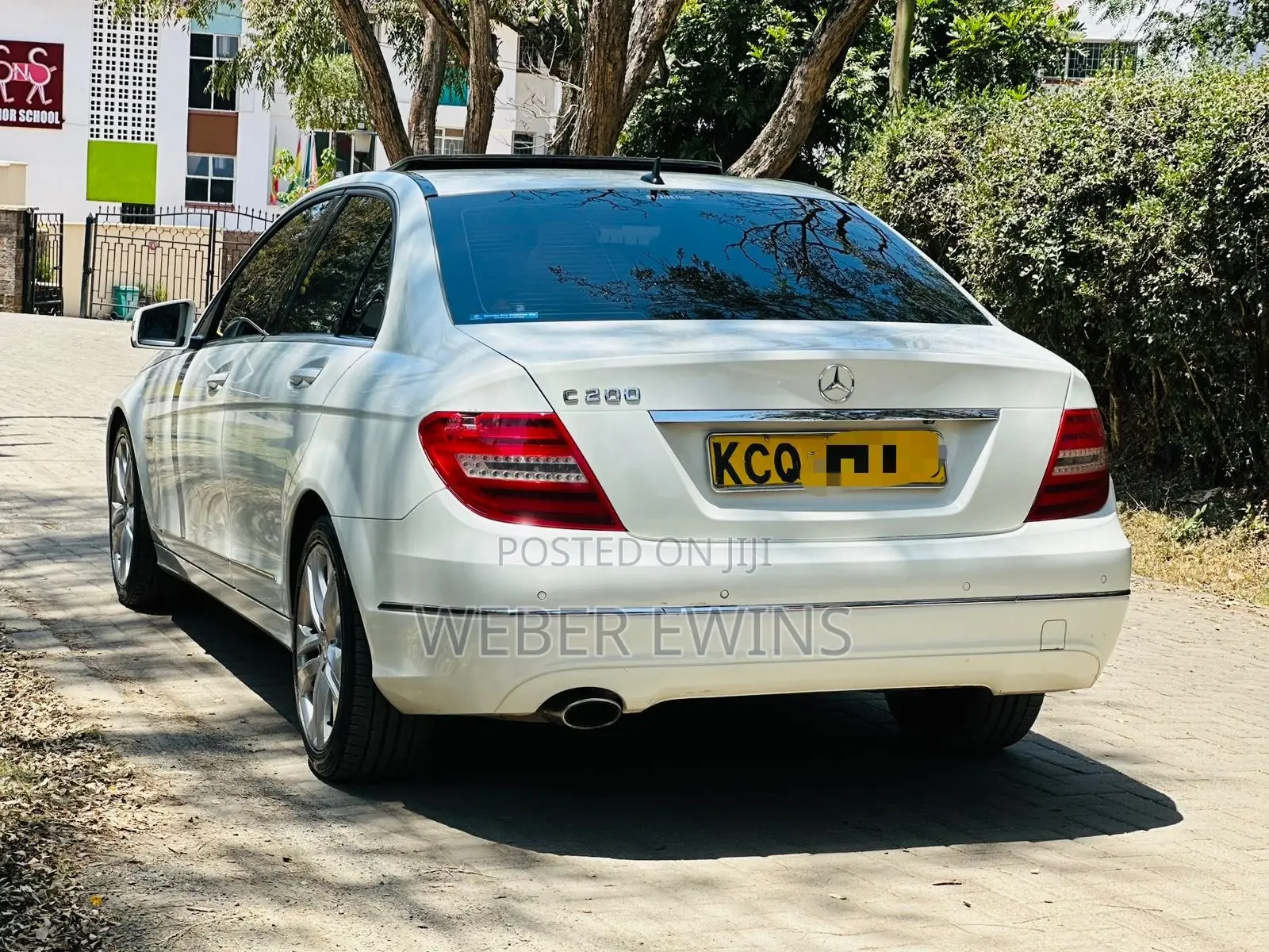 Mercedes-Benz C200 2011 White