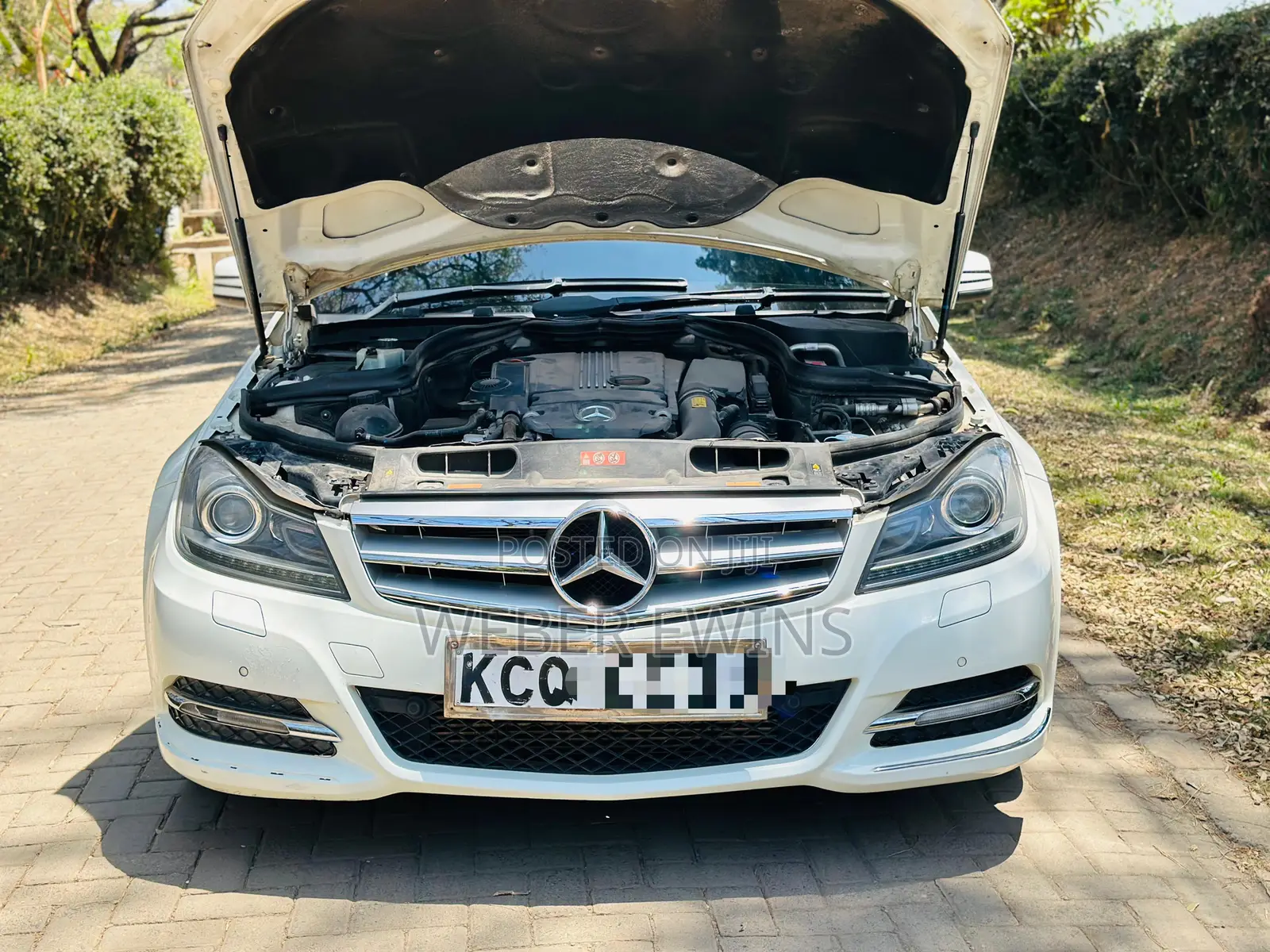 Mercedes-Benz C200 2011 White