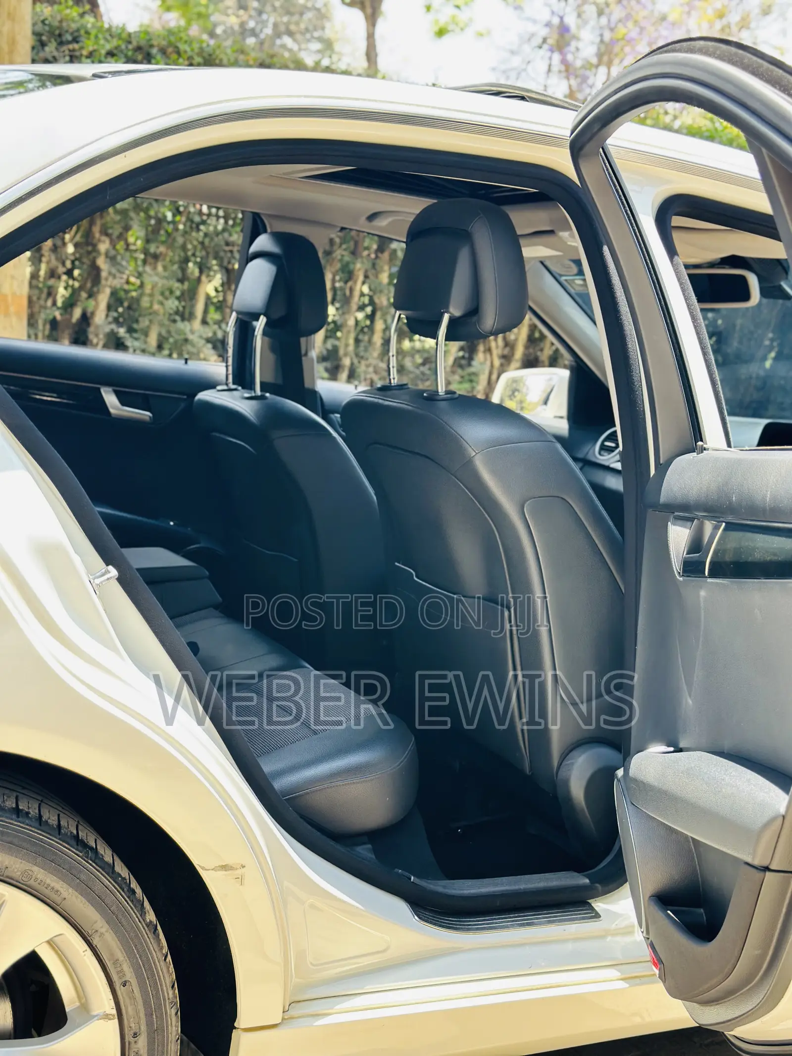 Mercedes-Benz C200 2011 White