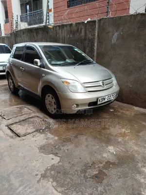 Toyota IST 2003 Gold
