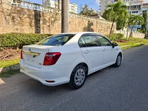 Toyota Axio 1.5 Hybrid 2WD 2020 White
