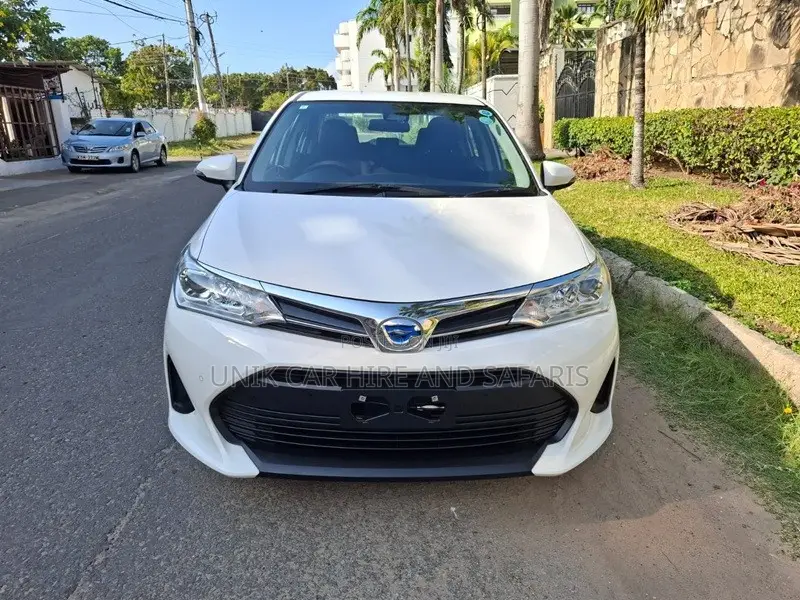 Toyota Axio 1.5 Hybrid 2WD 2020 White