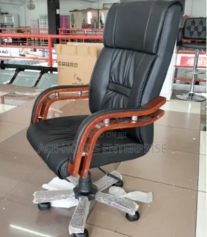 Heavy-Duty Managerial Boss Executive Office Chair – Premium & Strong