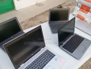 Laptop HP EliteBook 820 G3 4GB Intel Core i5 HDD+SSD 512GB