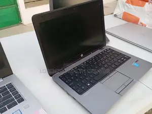 Laptop HP EliteBook 820 G3 4GB Intel Core i5 HDD+SSD 512GB