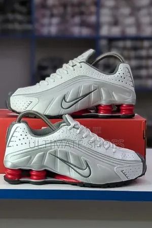 Nike Shox R4