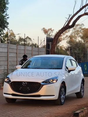Mazda 2 2019 White