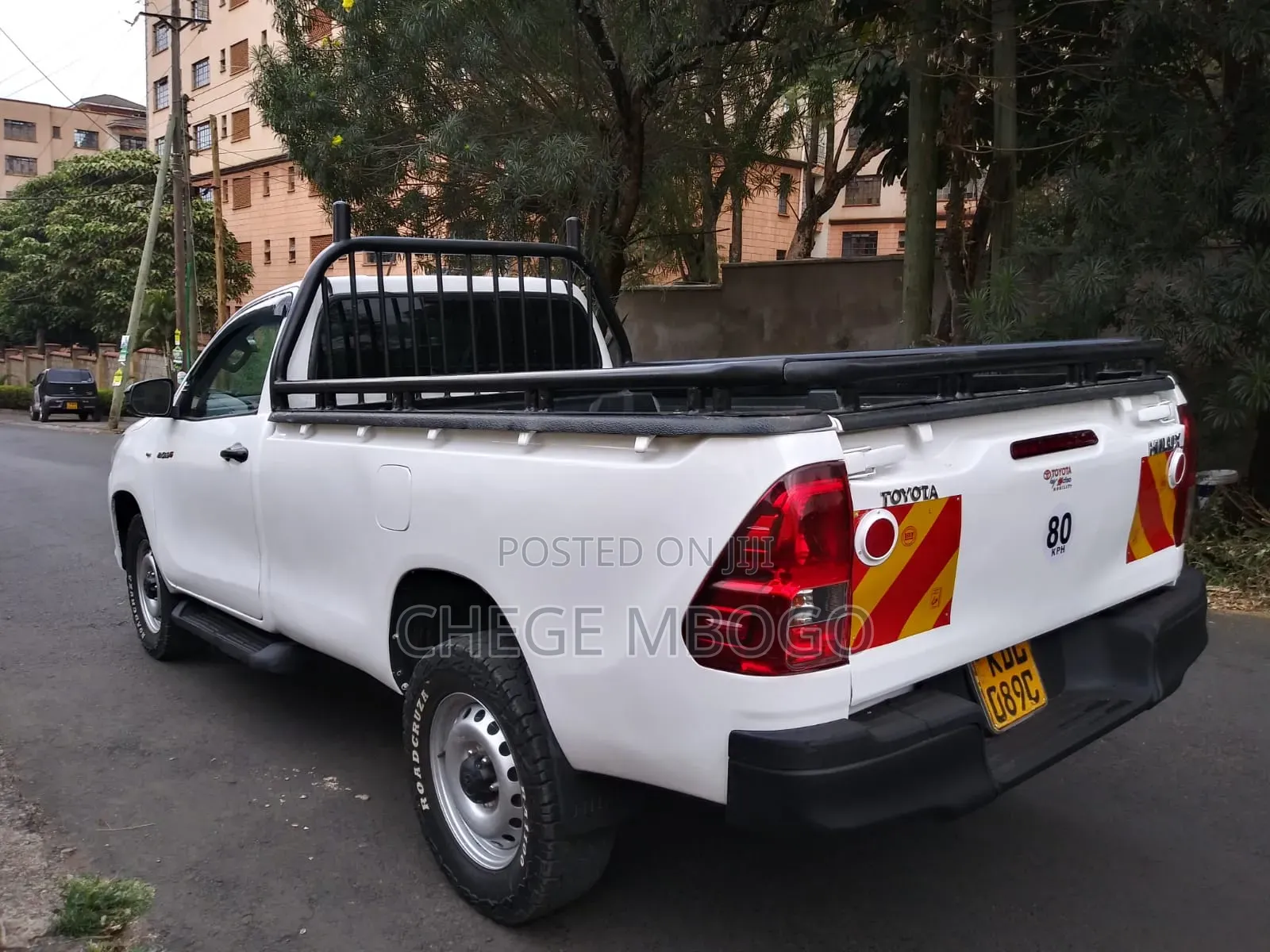 Toyota Hilux 2021 White