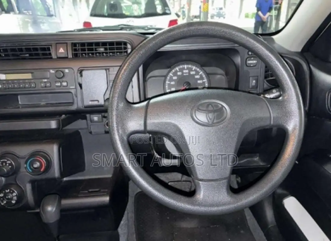Toyota Probox 1.3 DX Comfort 2WD 2021