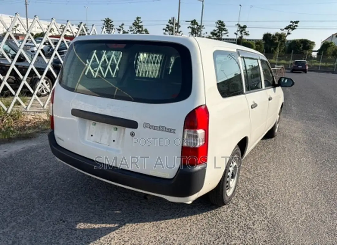 Toyota Probox 1.3 DX Comfort 2WD 2021