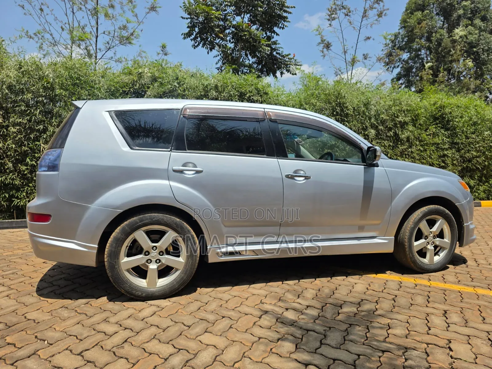 Mitsubishi Outlander 2010 Silver