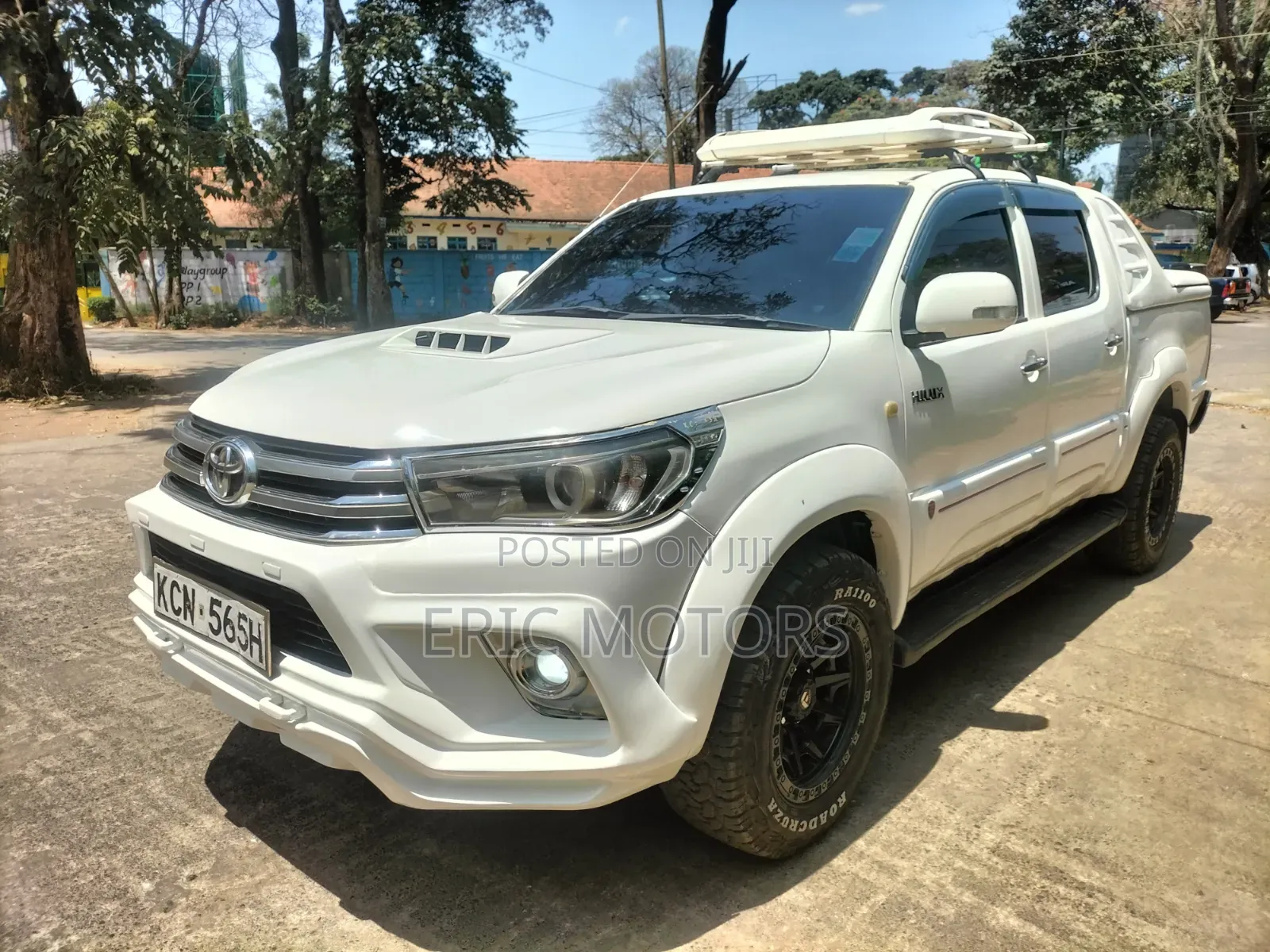 Toyota Hilux 2010 White
