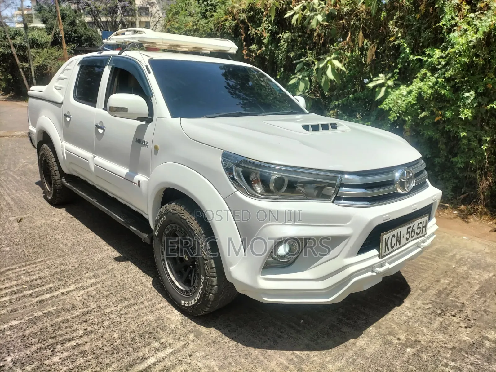 Toyota Hilux 2010 White