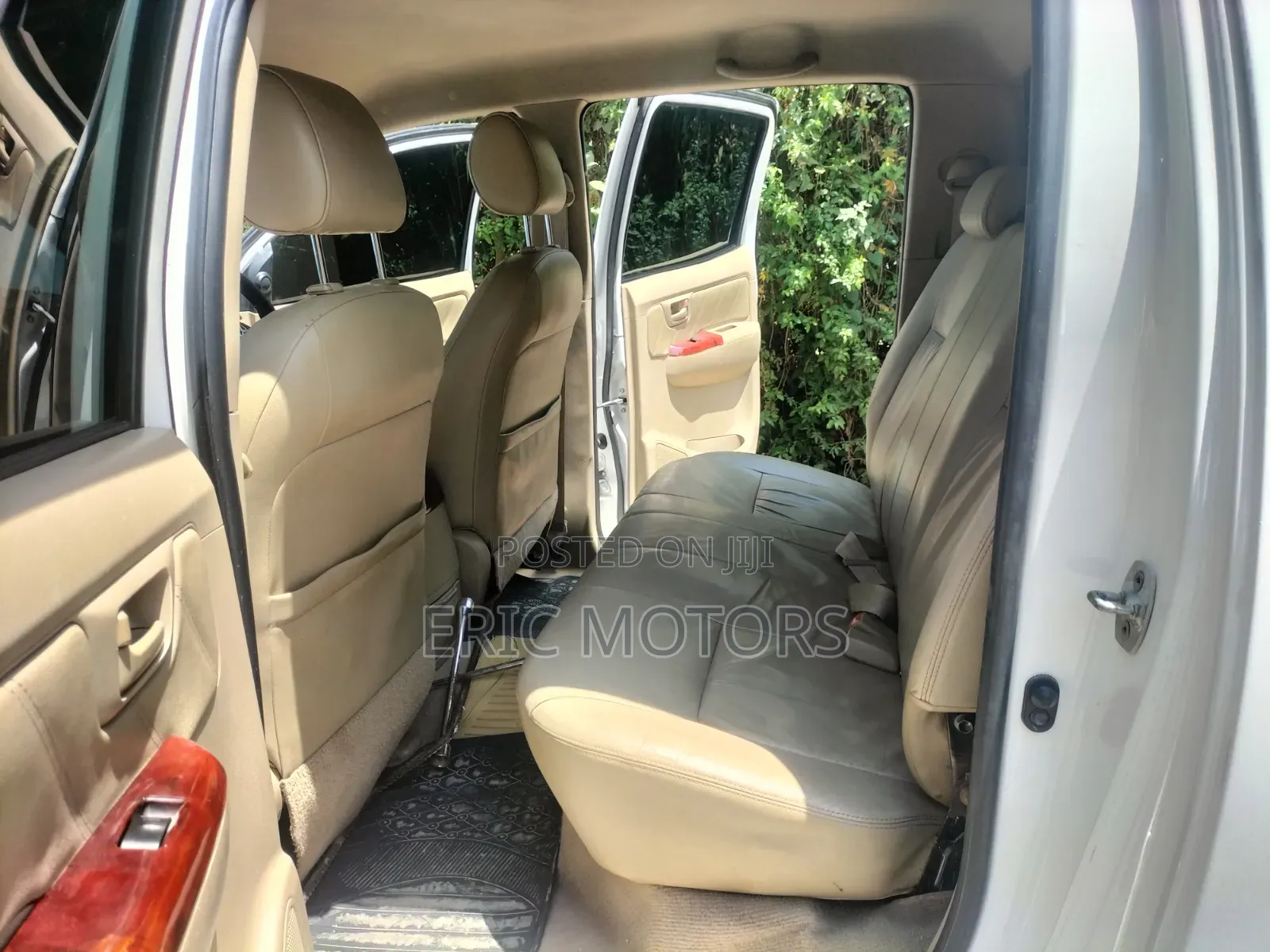 Toyota Hilux 2010 White