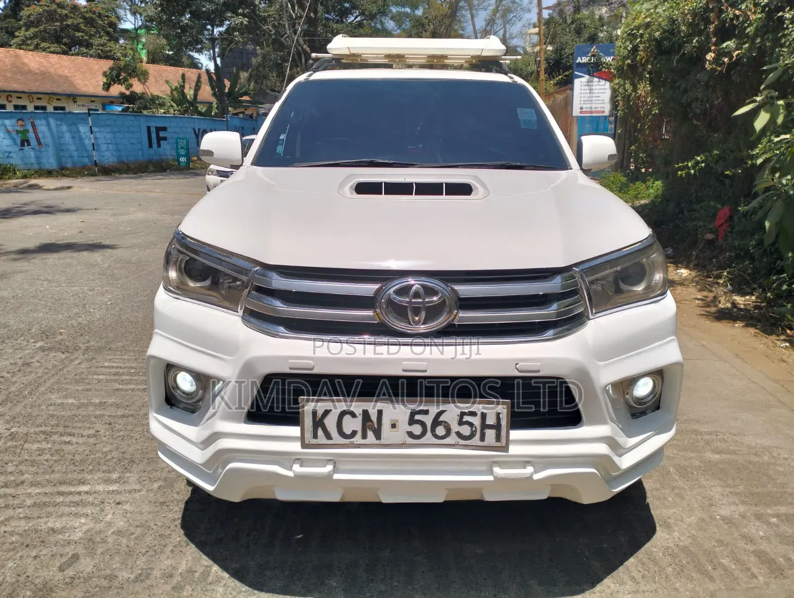 Toyota Hilux 2010 White