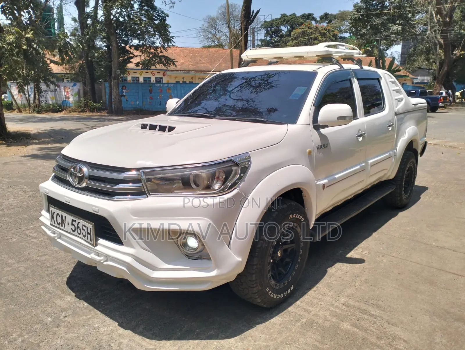 Toyota Hilux 2010 White