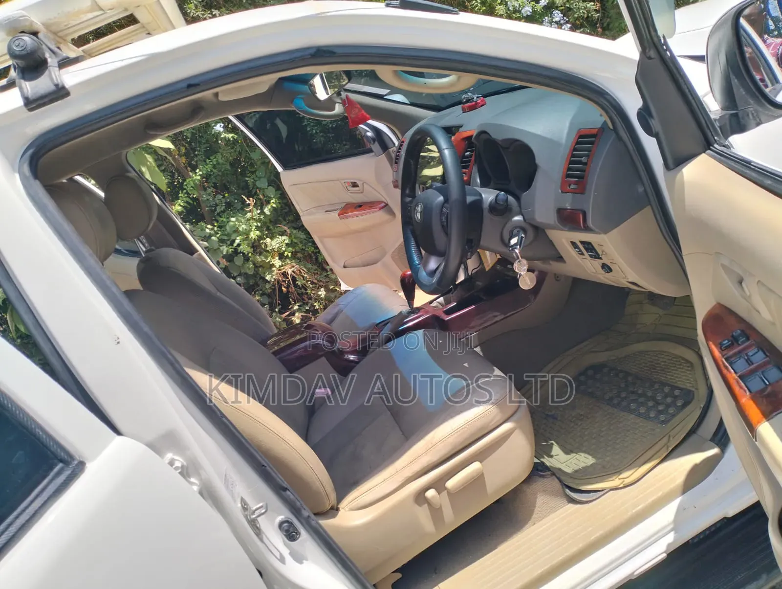 Toyota Hilux 2010 White
