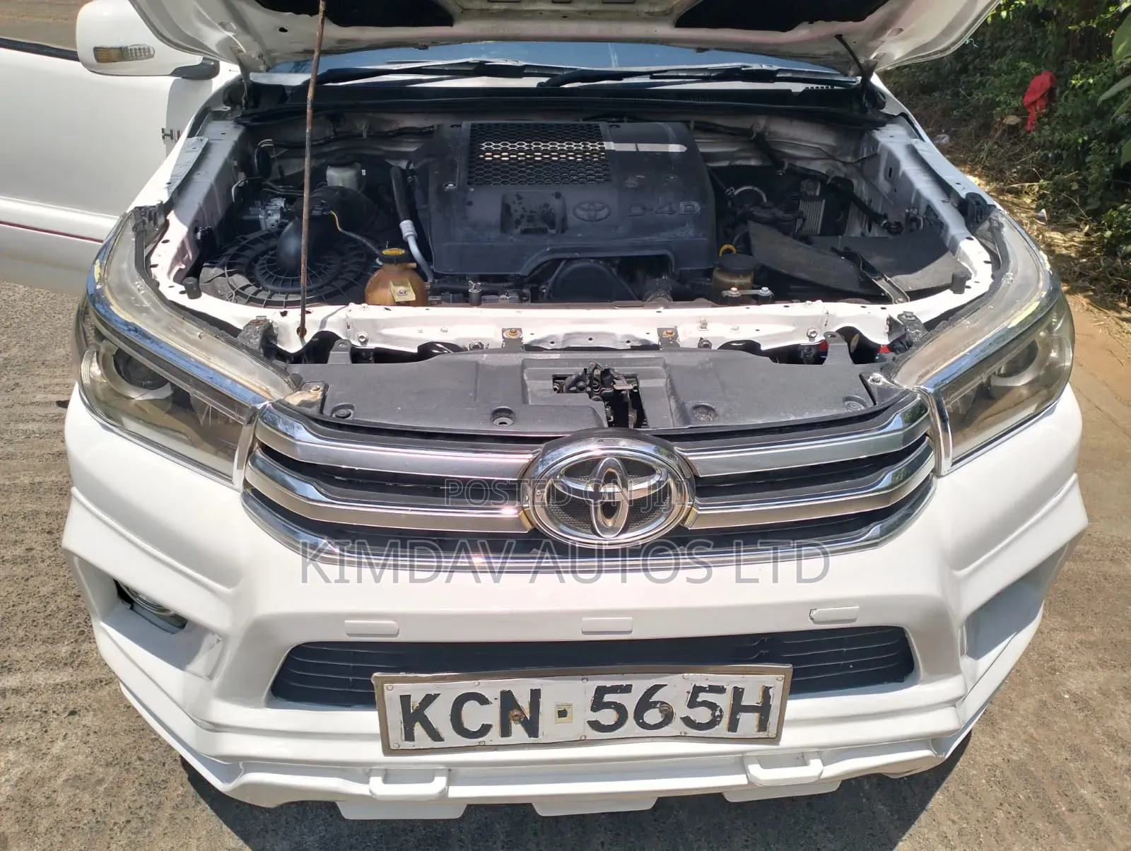 Toyota Hilux 2010 White