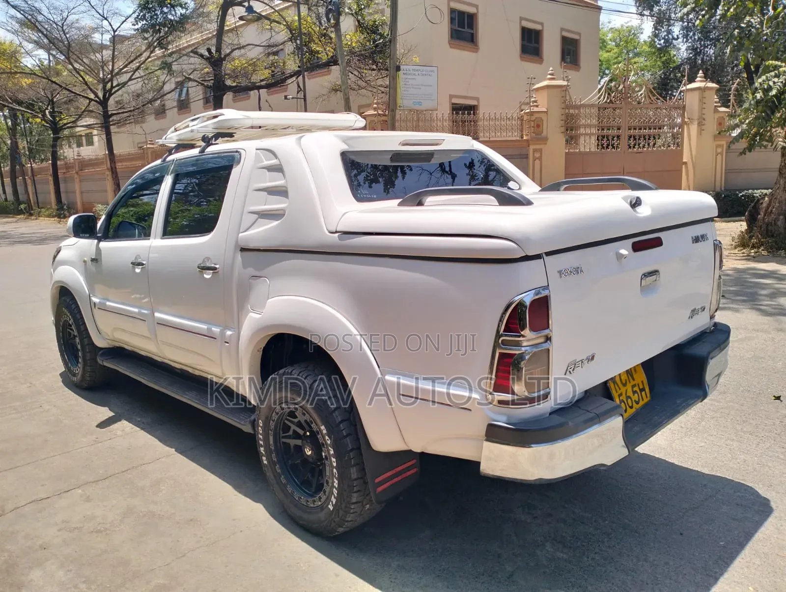 Toyota Hilux 2010 White