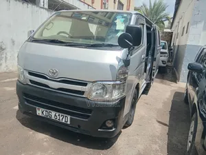 Toyota HiAce 2015 Silver