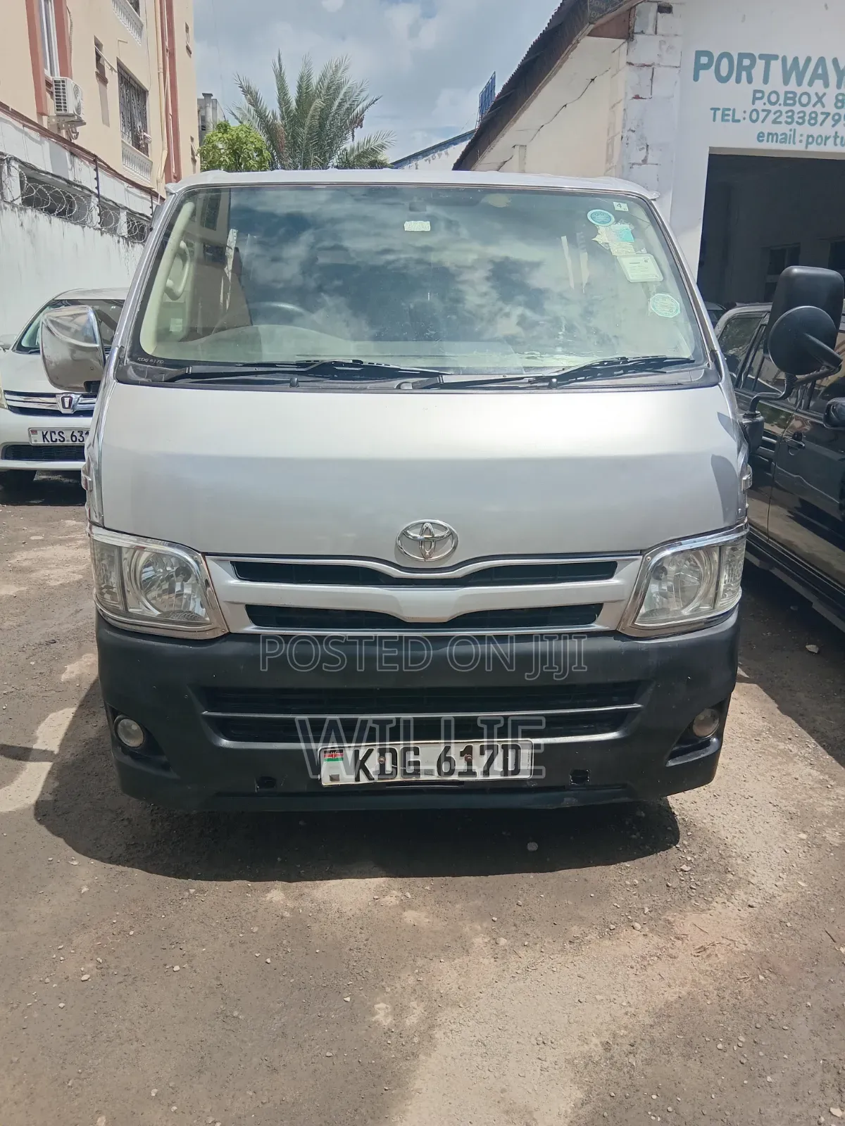Toyota HiAce 2015 Silver