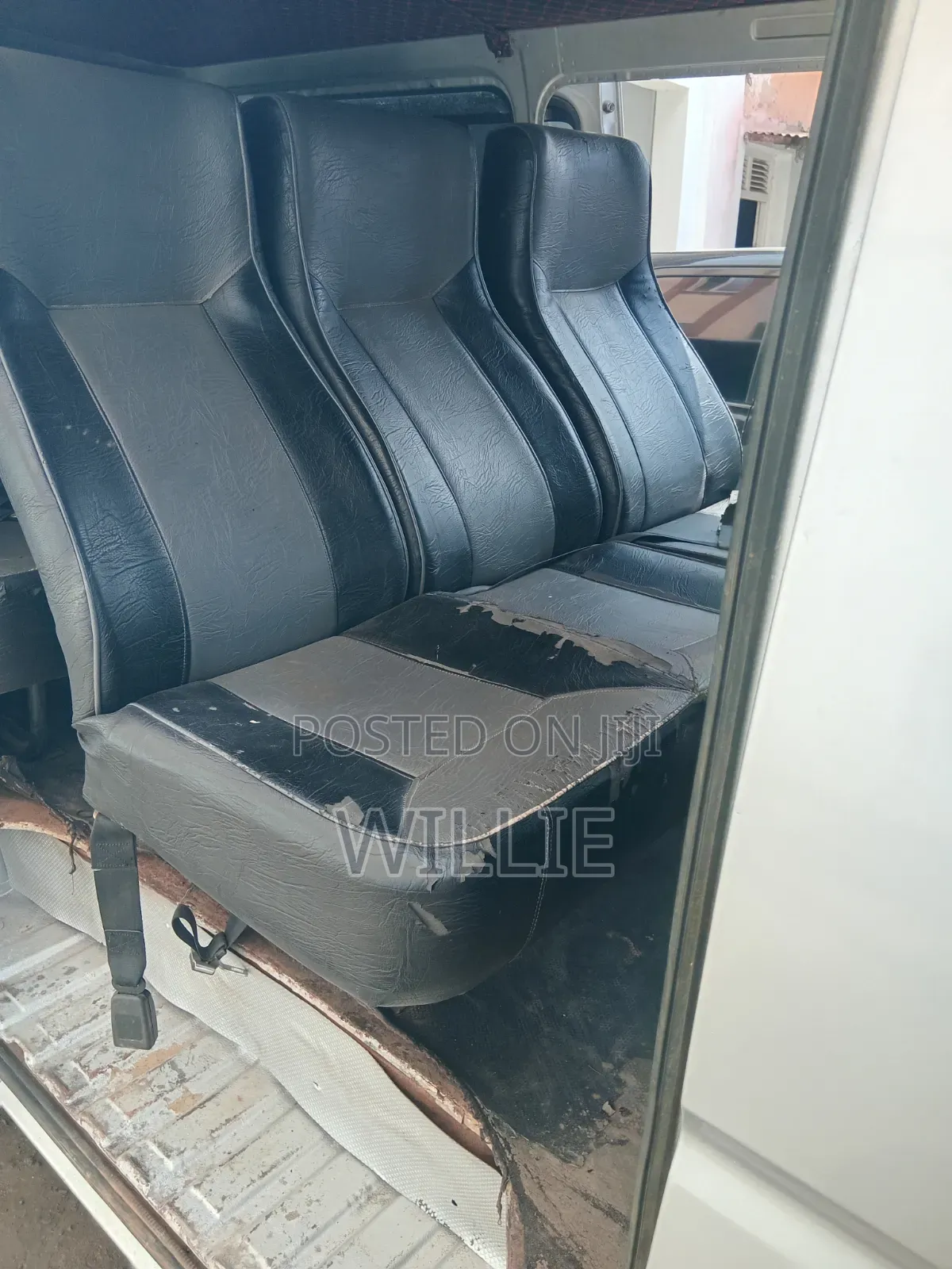 Toyota HiAce 2015 Silver