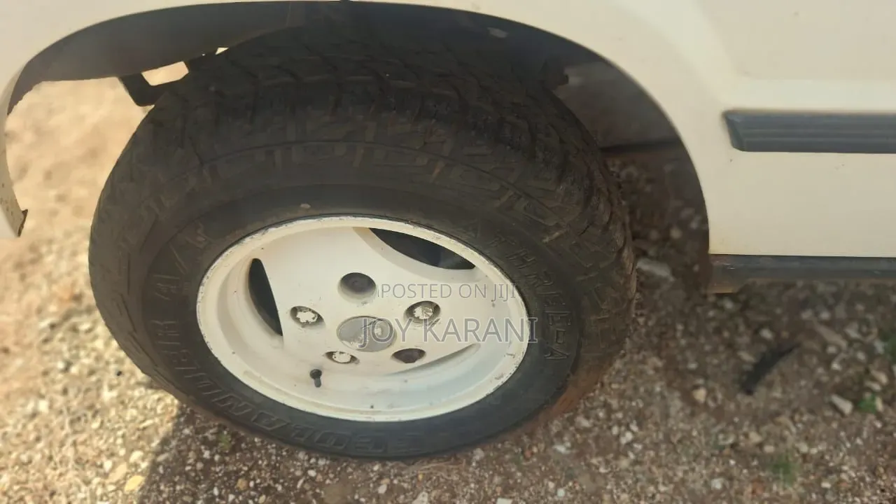 Land Rover Discovery Base 4x4 1994 White