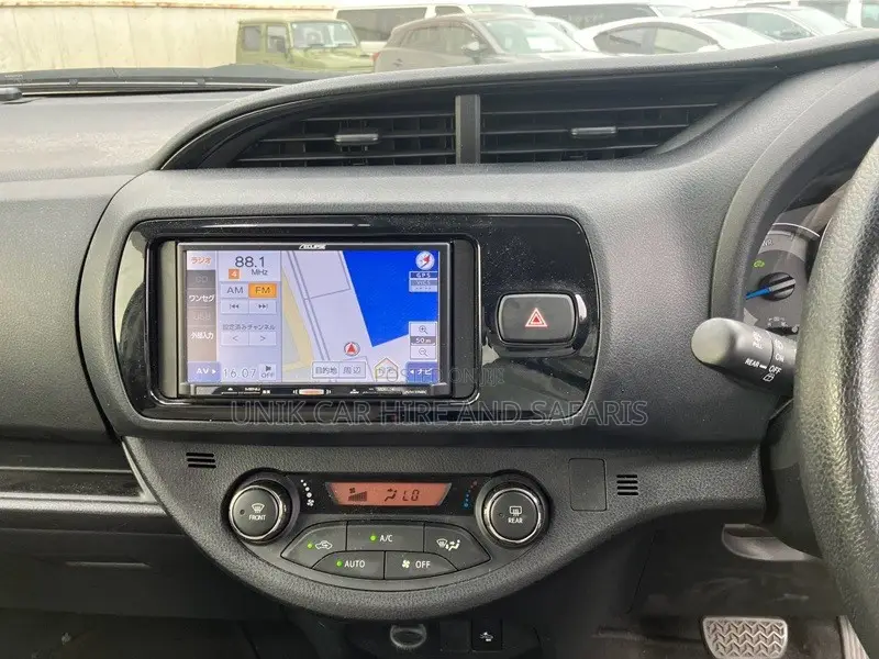 Toyota Vitz 1.5 FWD Hybrid 5dr 2019 White