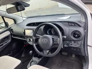 Toyota Vitz 1.5 FWD Hybrid 5dr 2019 White
