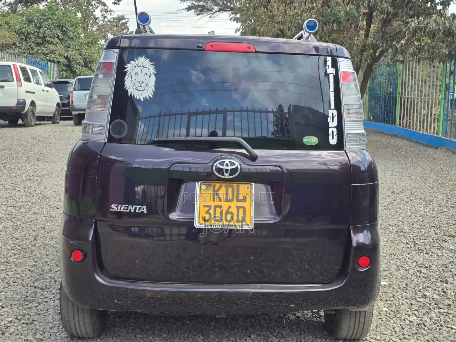 Toyota Sienta 2015 Purple