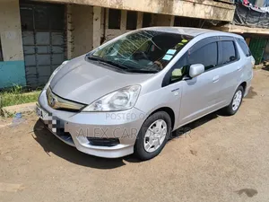 Honda Fit Shuttle 2014 Silver