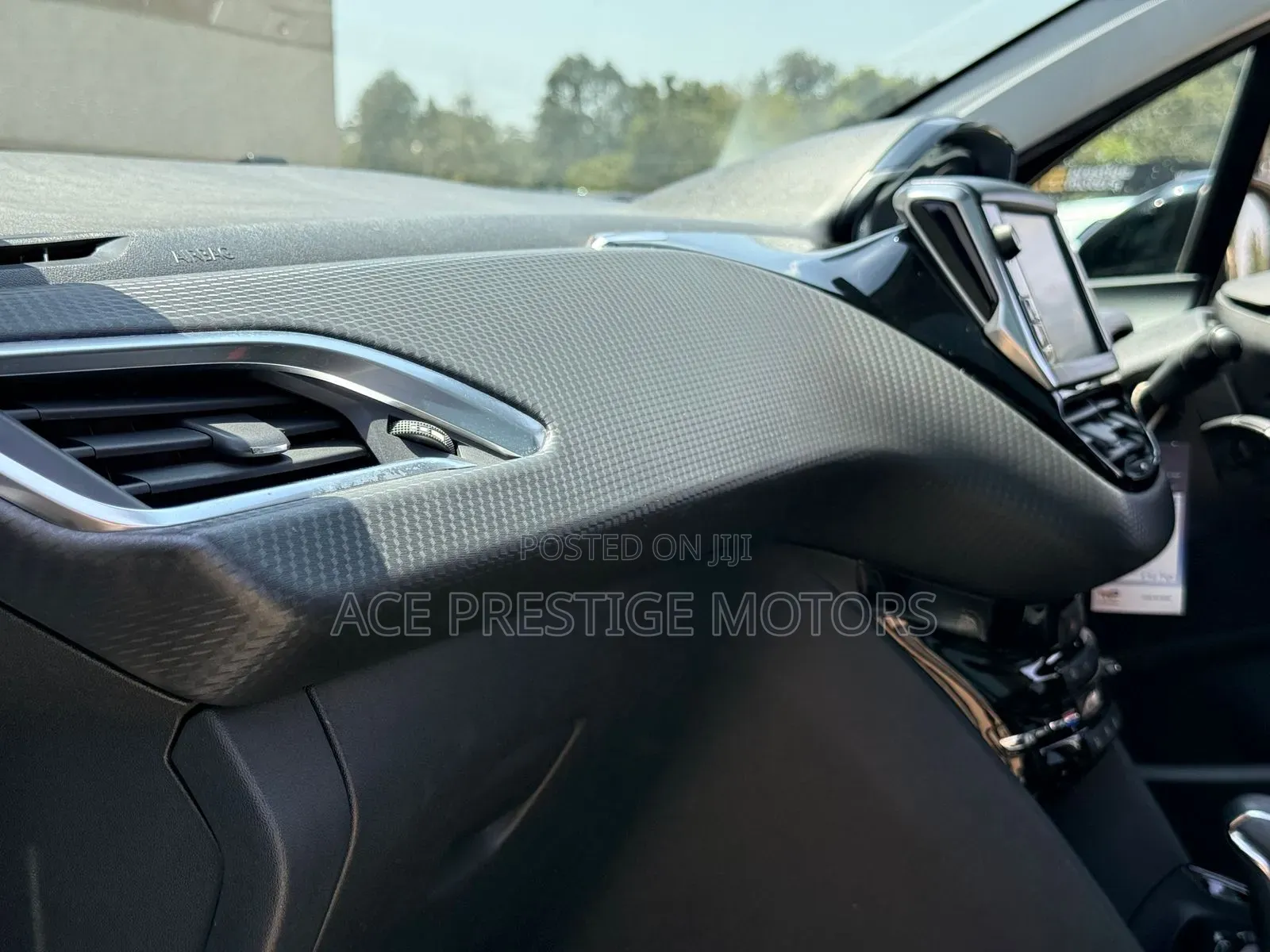 Peugeot 2008 2019 White