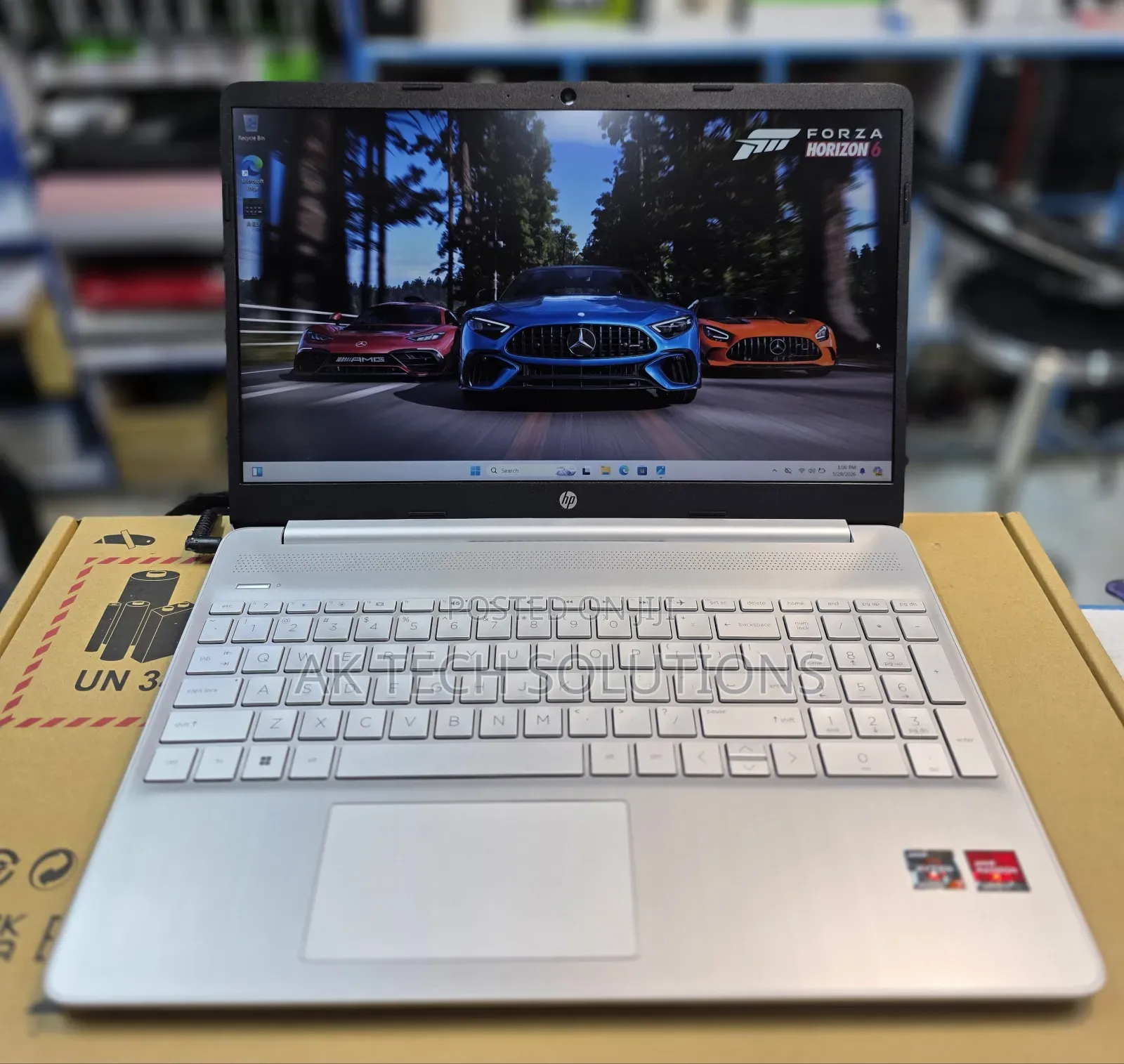 Laptop HP 15s 8GB AMD Ryzen 7 SSD 512GB
