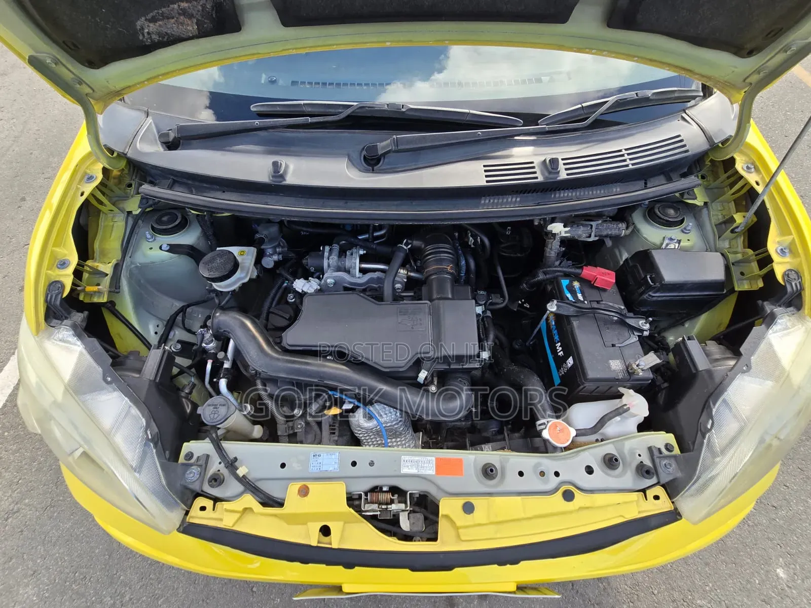 Toyota Passo 2017 Yellow