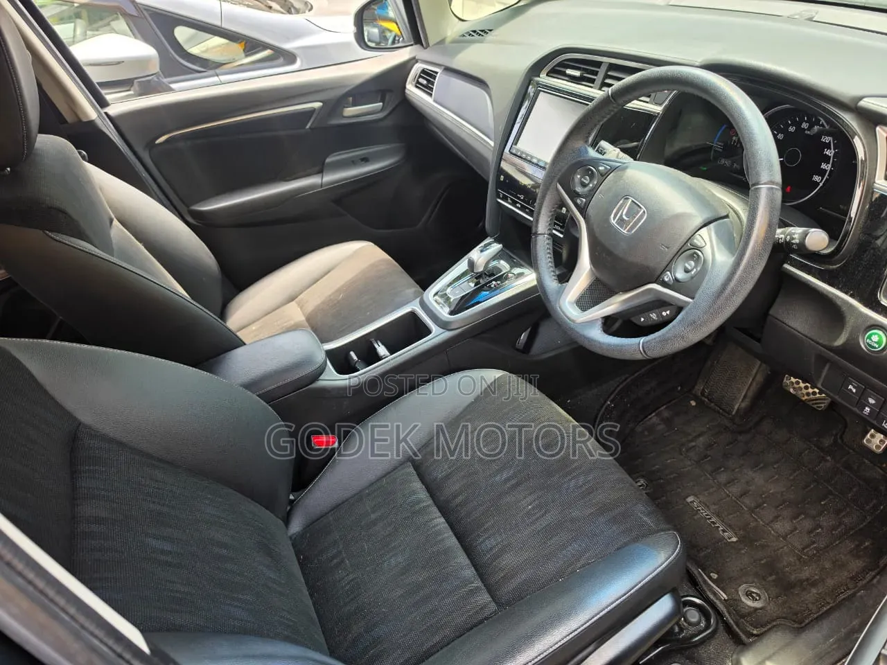 Honda Fit Shuttle 2020 Green