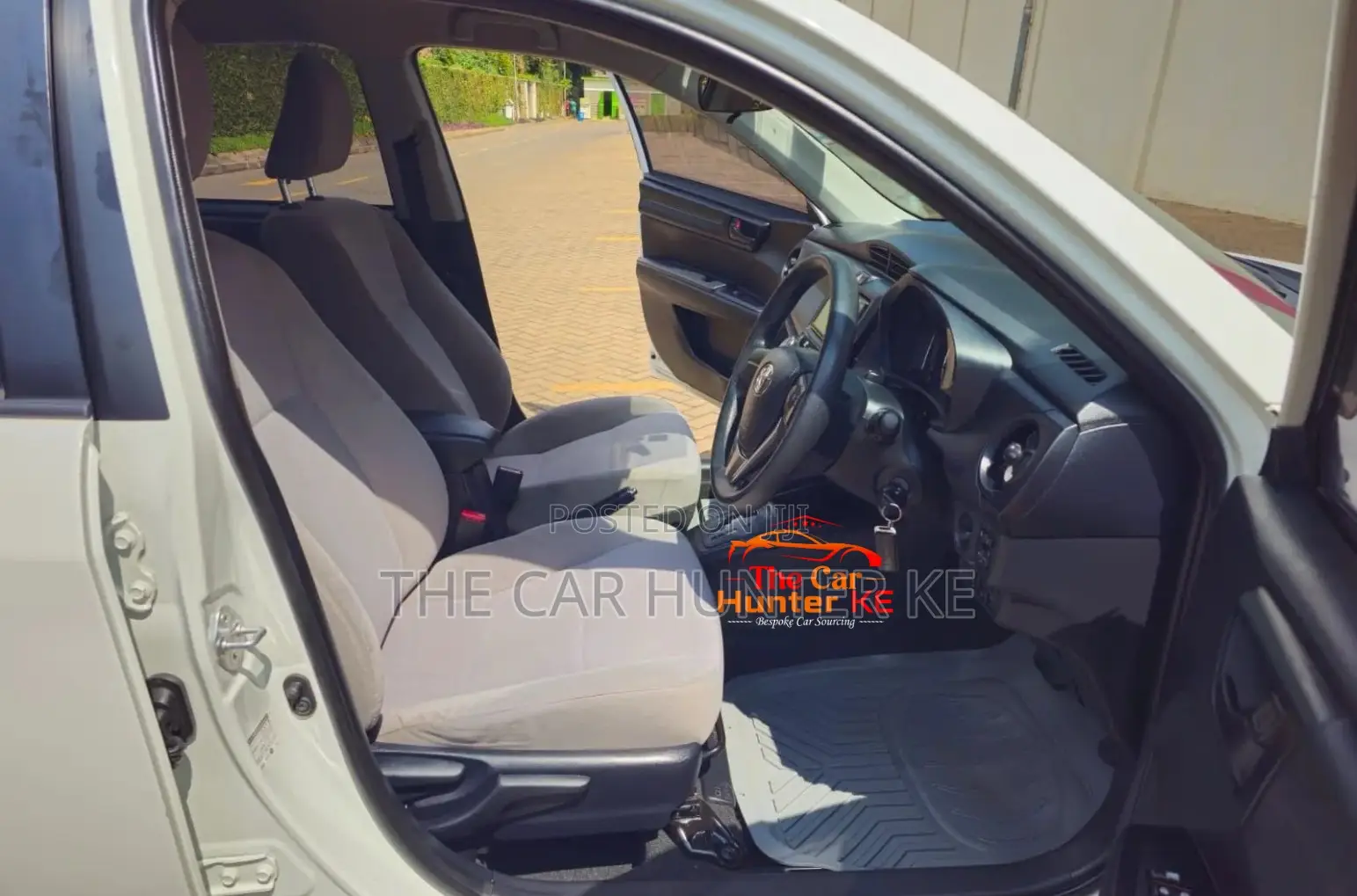 Toyota Axio 1.5 Hybrid 2WD 2017 Pearl