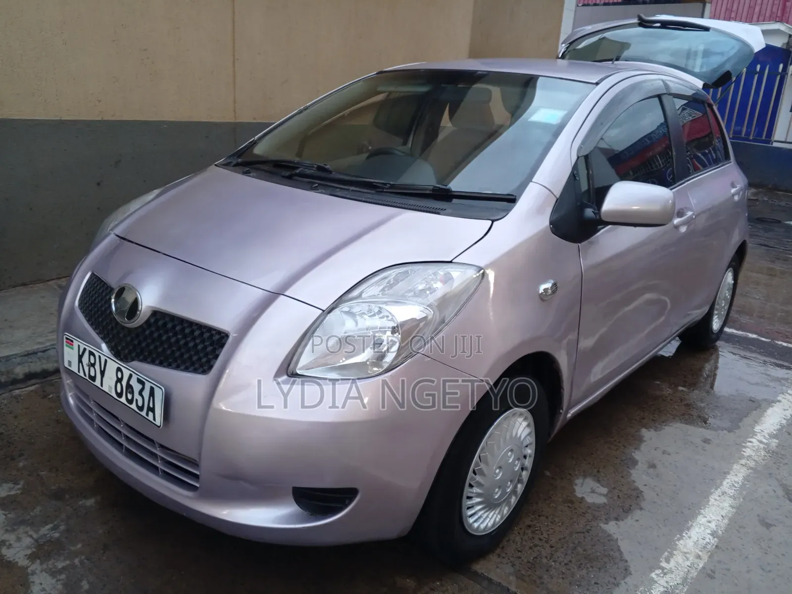 Toyota Vitz 2006 Pink