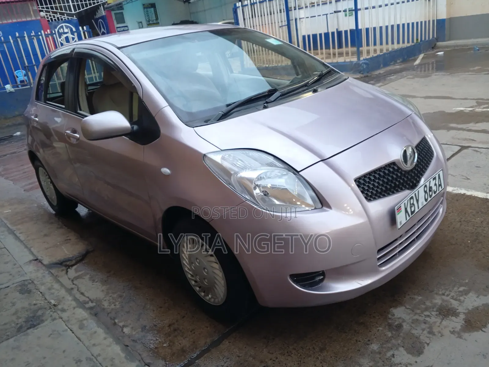 Toyota Vitz 2006 Pink