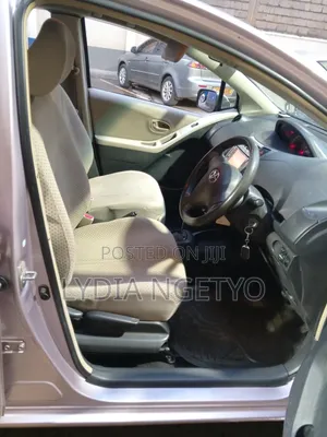 Toyota Vitz 2006 Pink