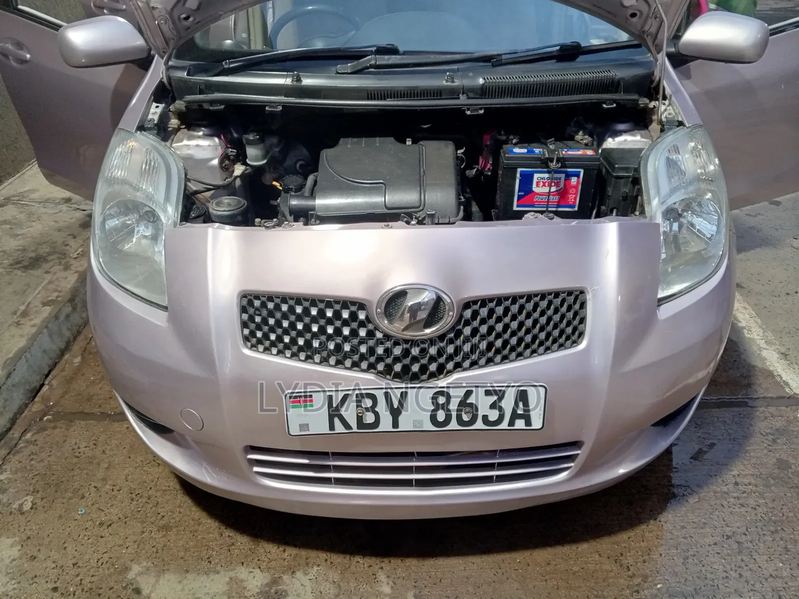 Toyota Vitz 2006 Pink