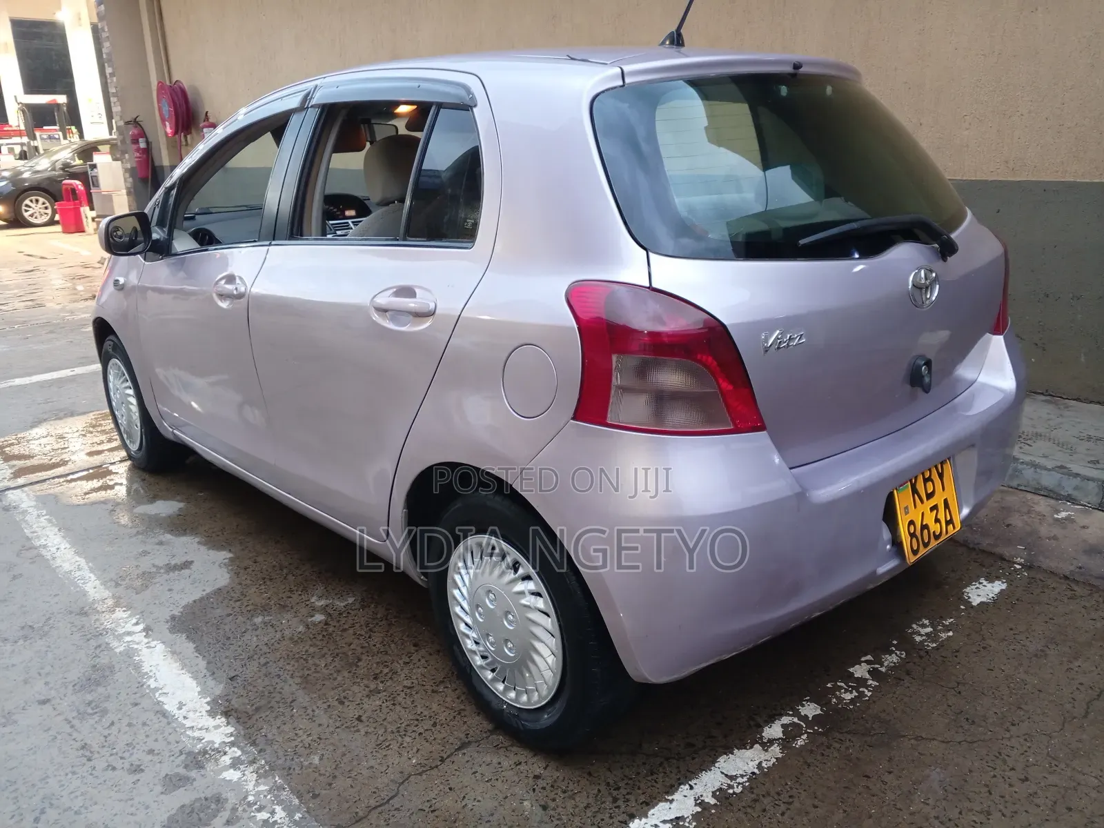 Toyota Vitz 2006 Pink