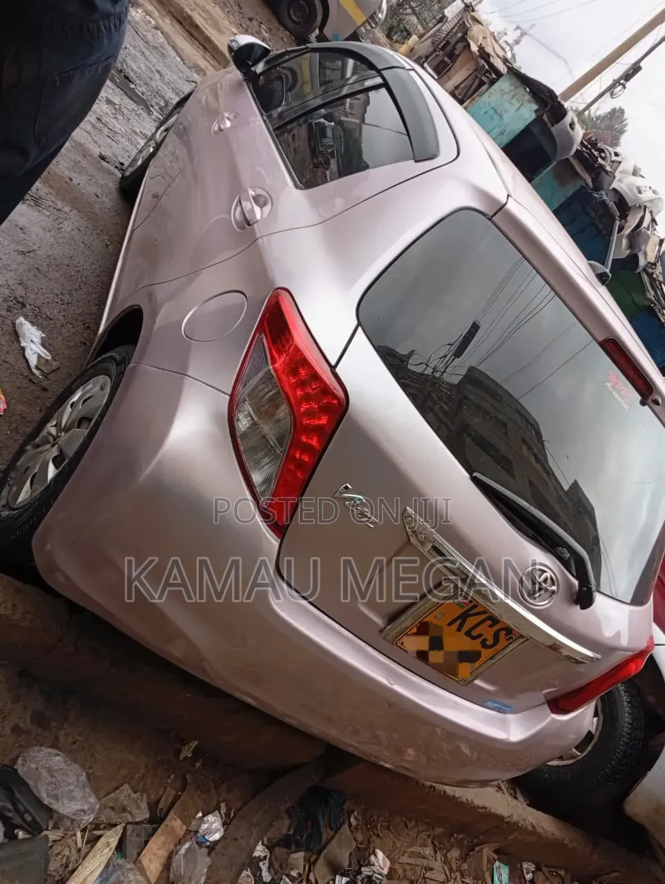 Toyota Vitz 2011 Pink