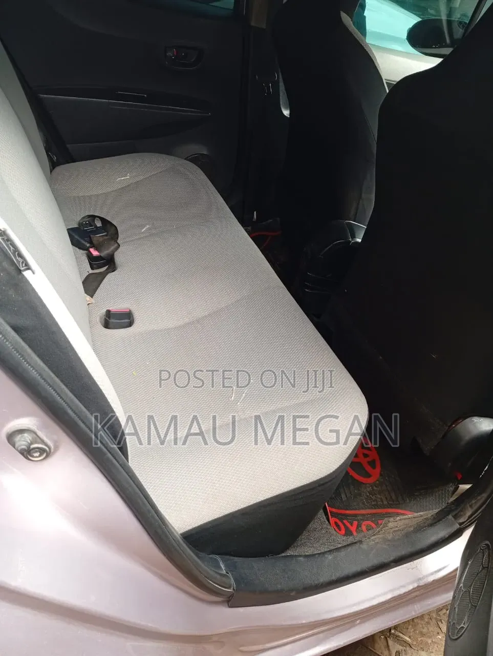 Toyota Vitz 2011 Pink