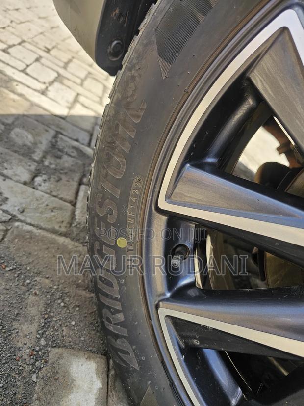 Bridgestone Alenza 225 55 R19