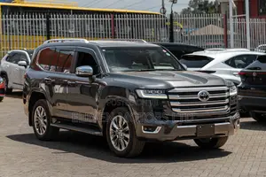 Toyota Land Cruiser LC300 2023 Gray