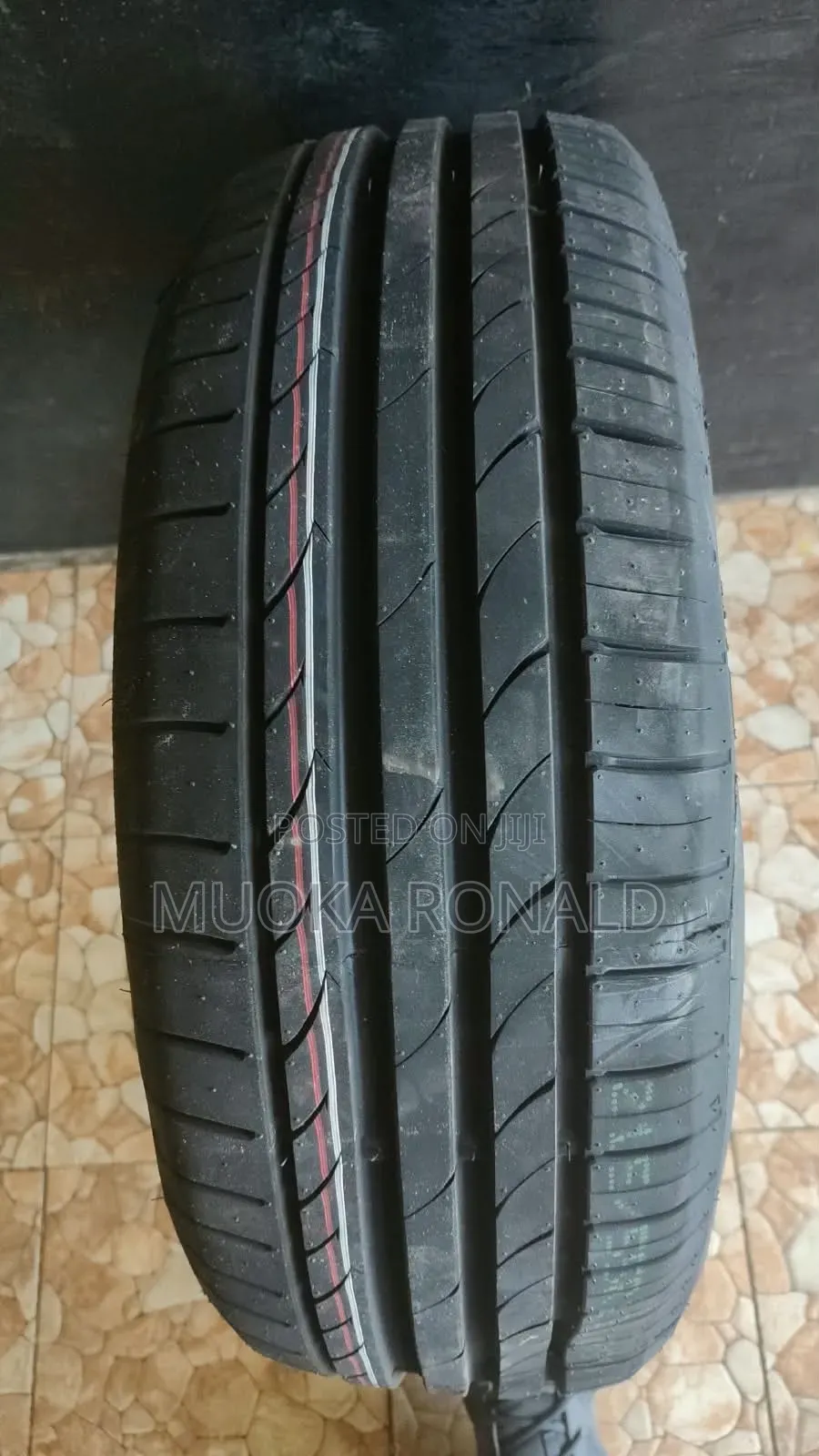 215/55r18 Roadking Tyre