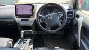 Toyota Land Cruiser Prado 2019 Black
